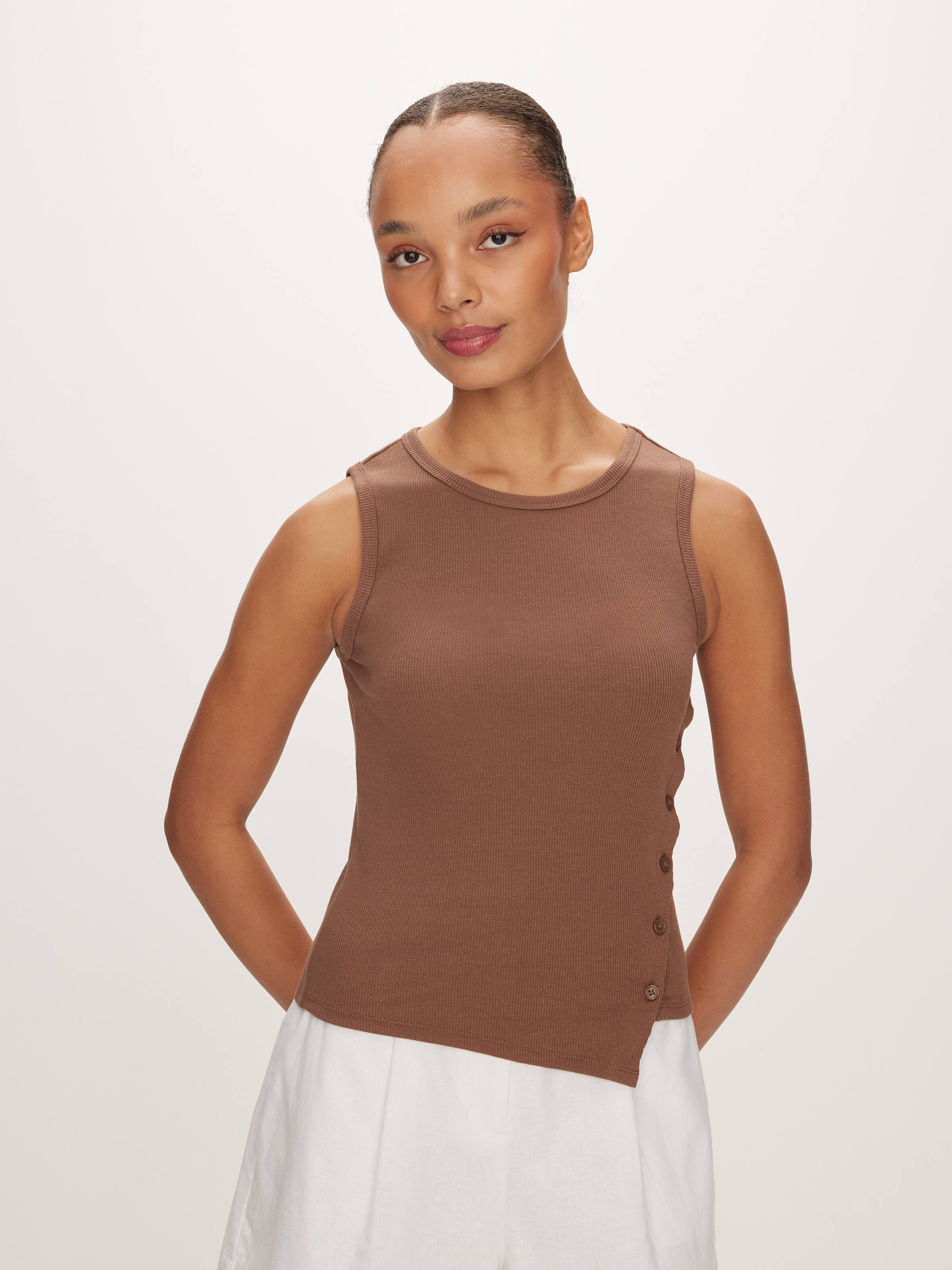 Asymmetrical Rib Tank