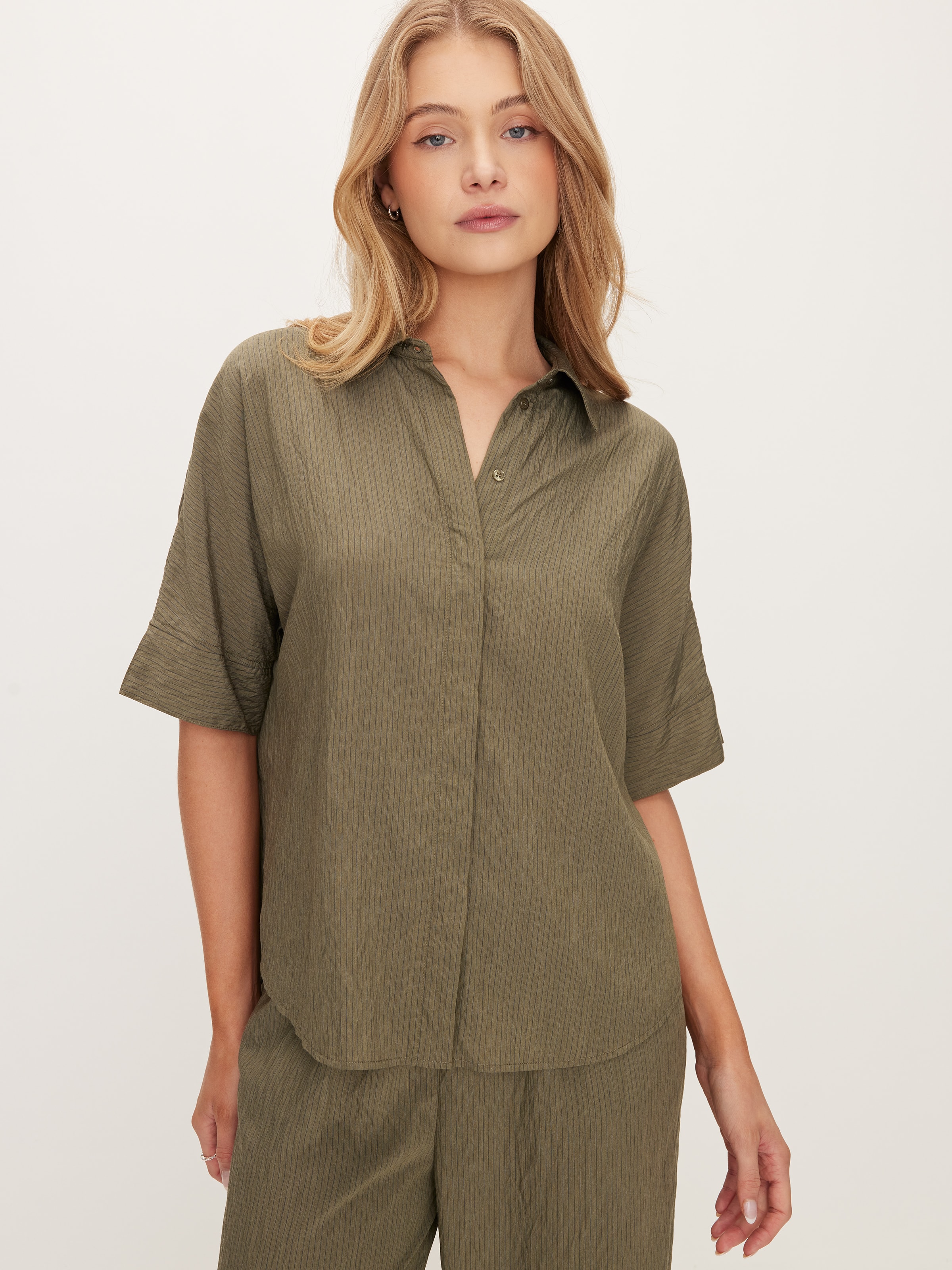 Lily Crinkle Short Sleeve Shirt