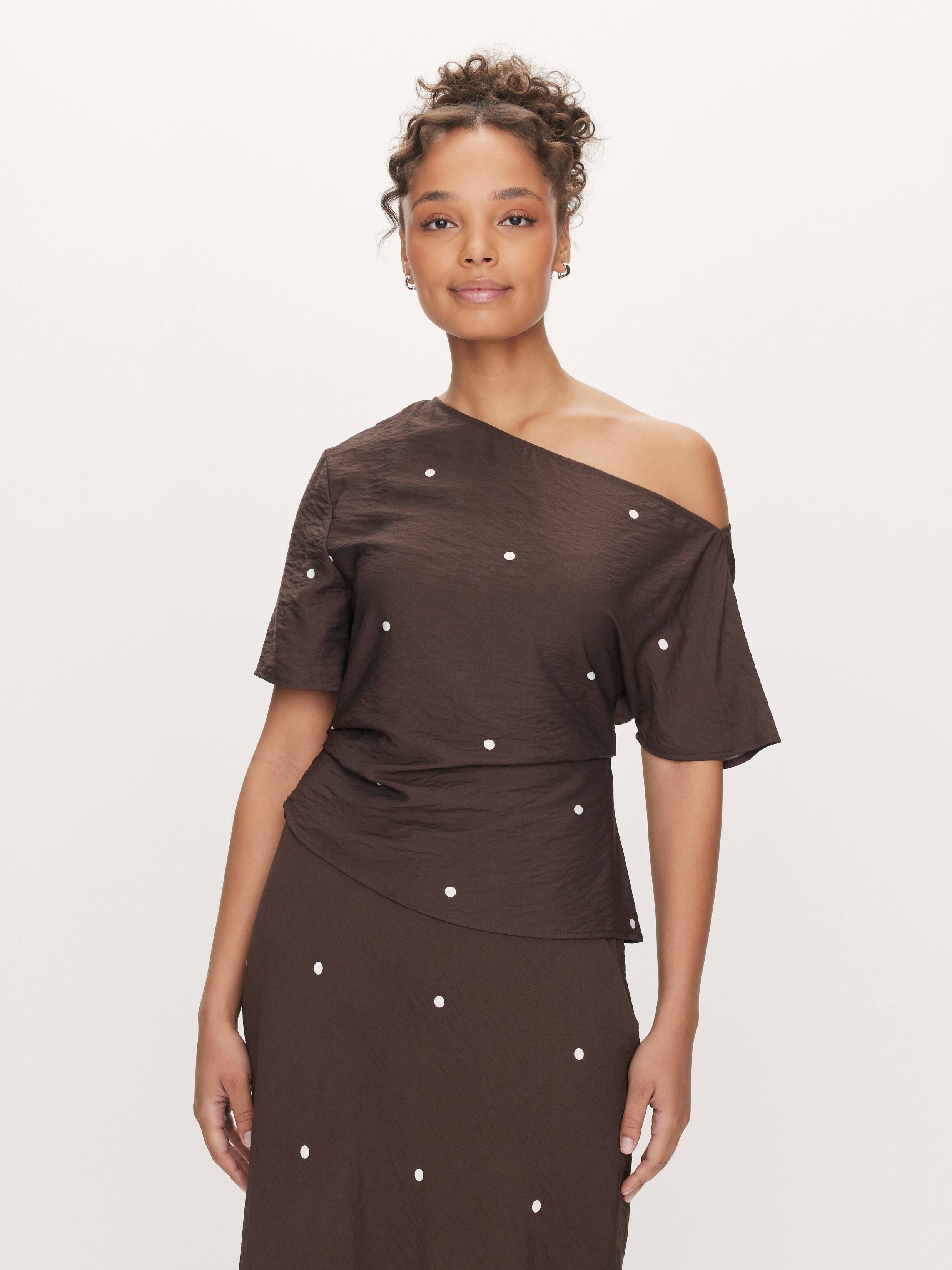 Kim Off Shoulder Top