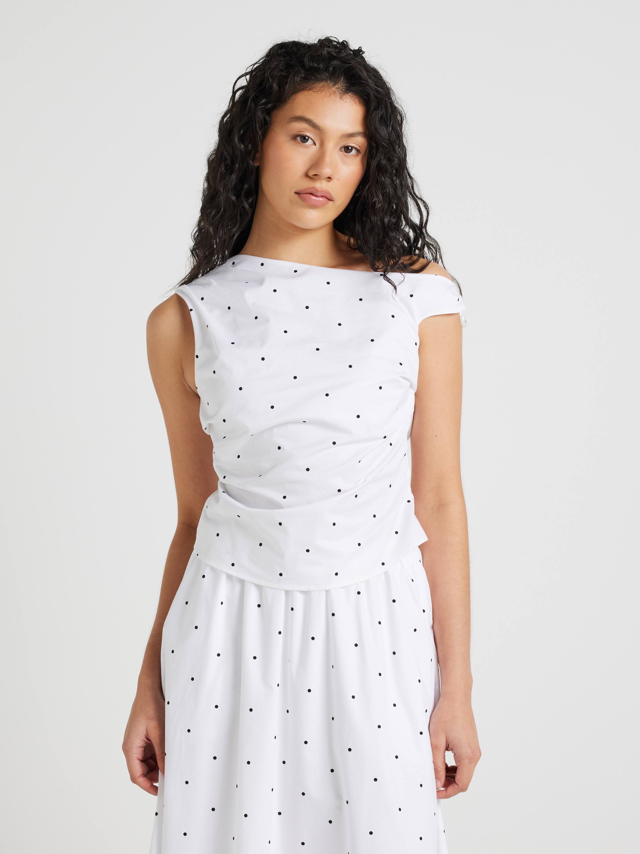 Lottie Top