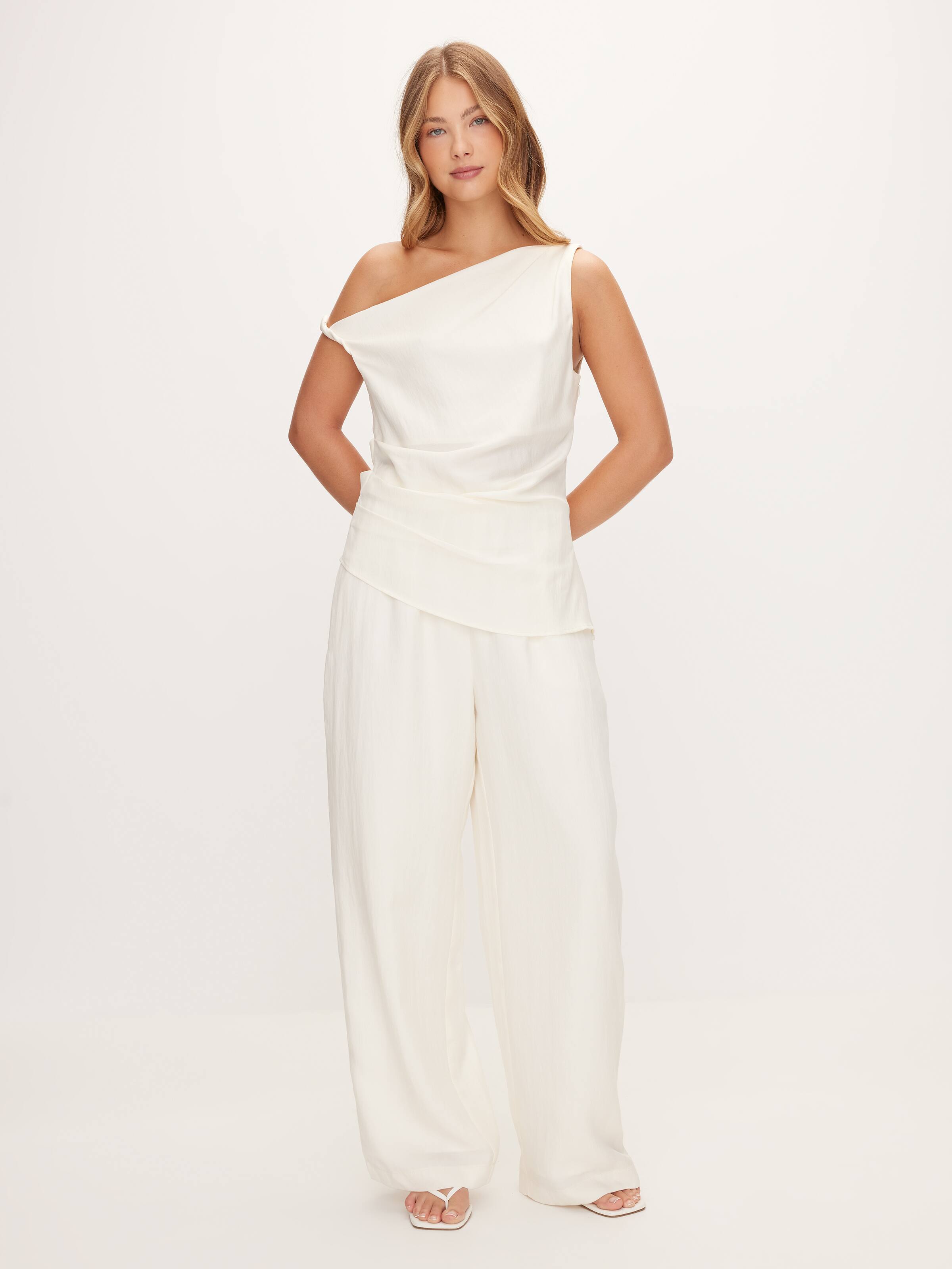 Camellia Asymmetric Top