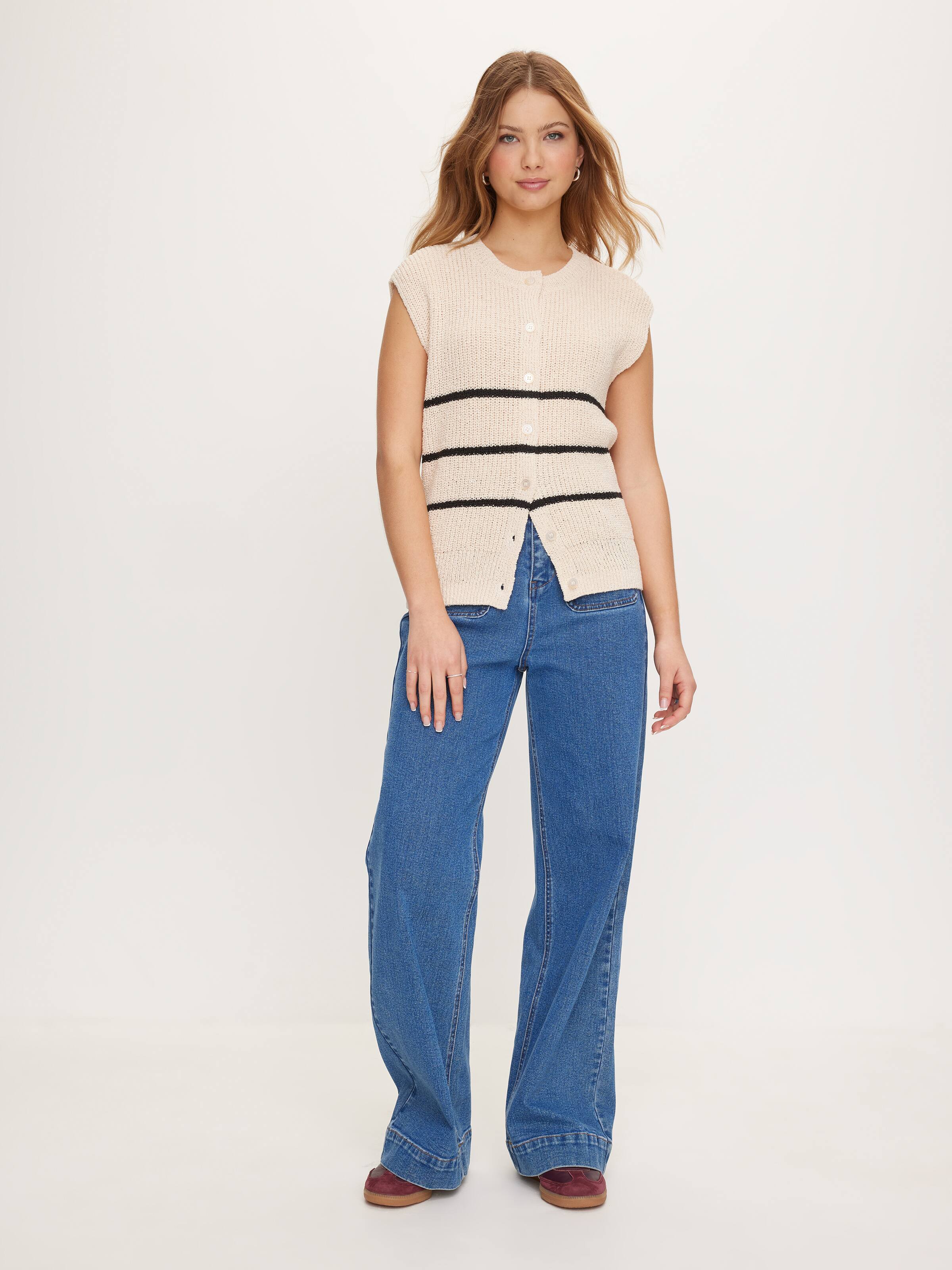 Lola Relaxed Sleveless Cardi