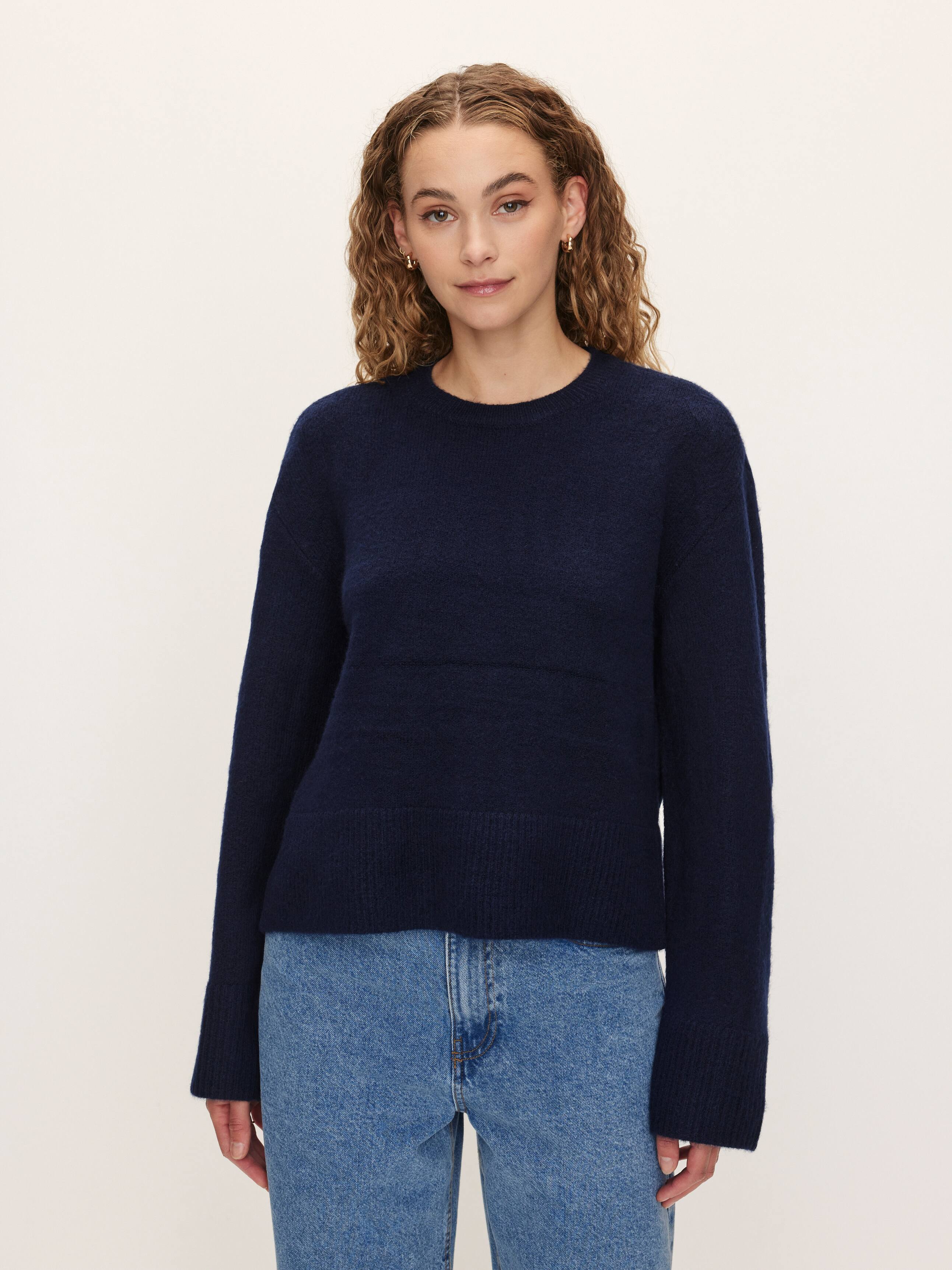 Liana Easy Long Sleeve Pullover
