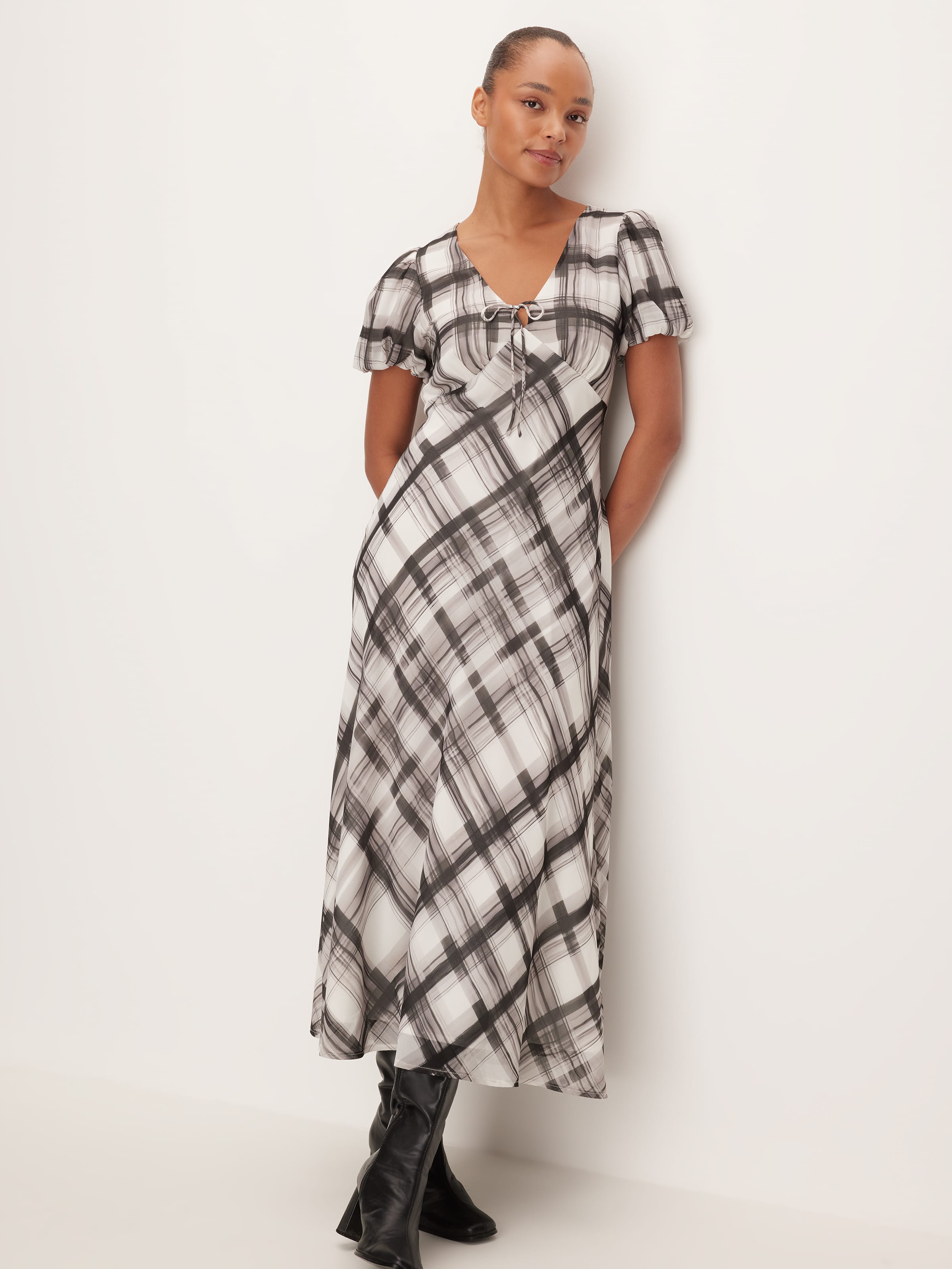 Aster Short Sleeve  Midi