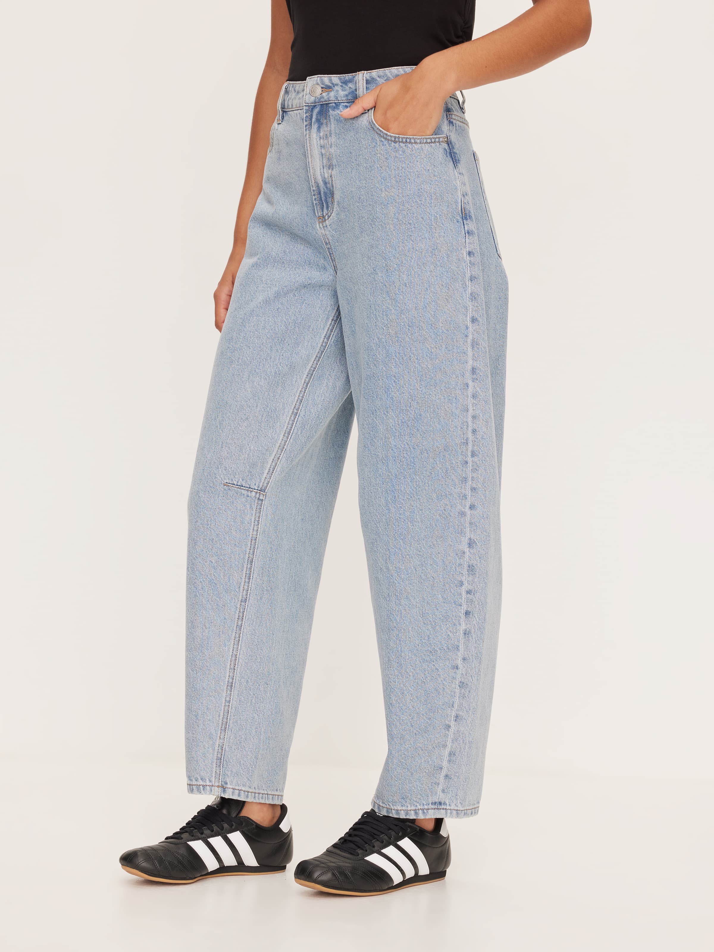 Banks Barrel Leg Jean