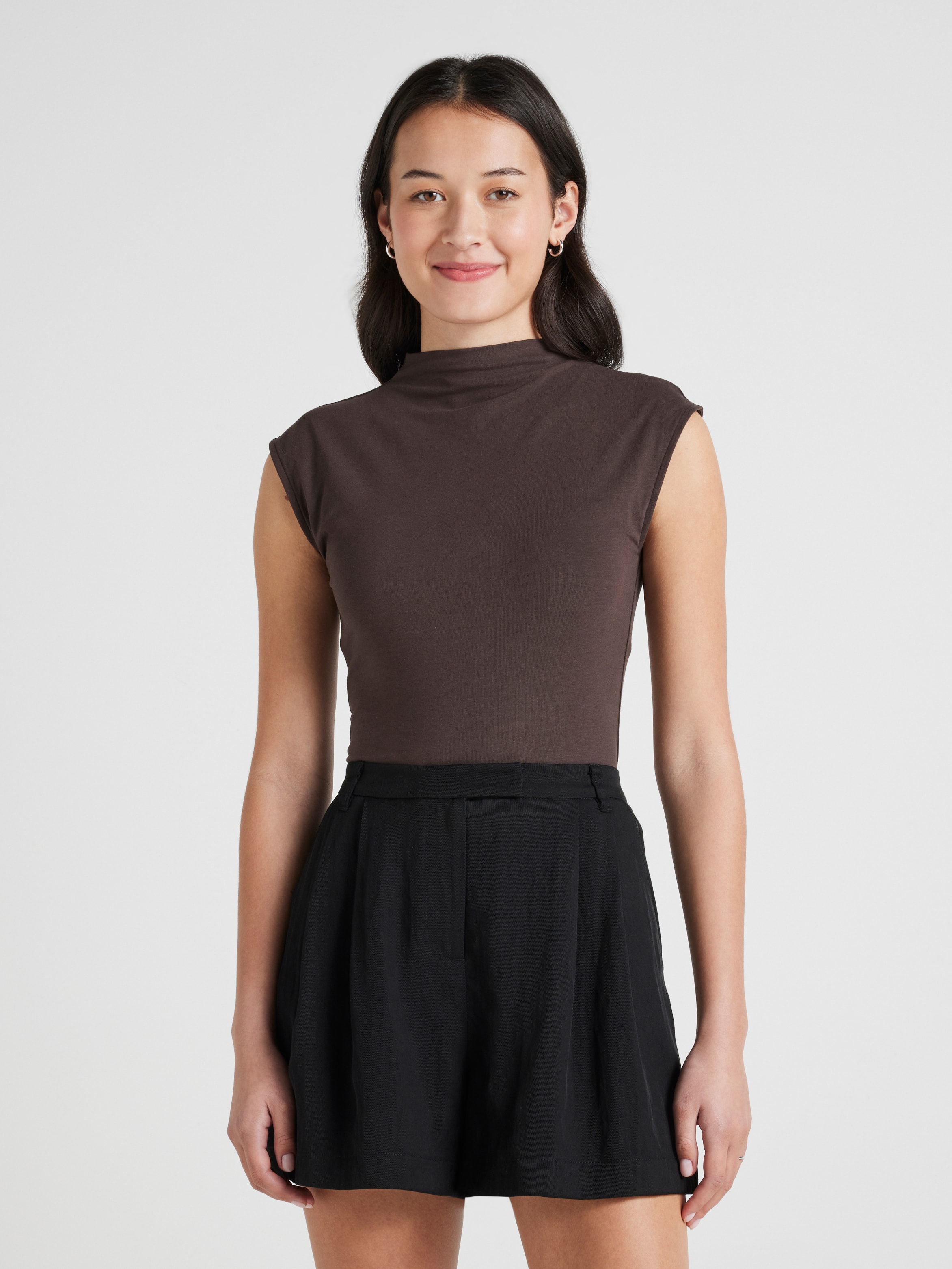 Ciara Tailored Short