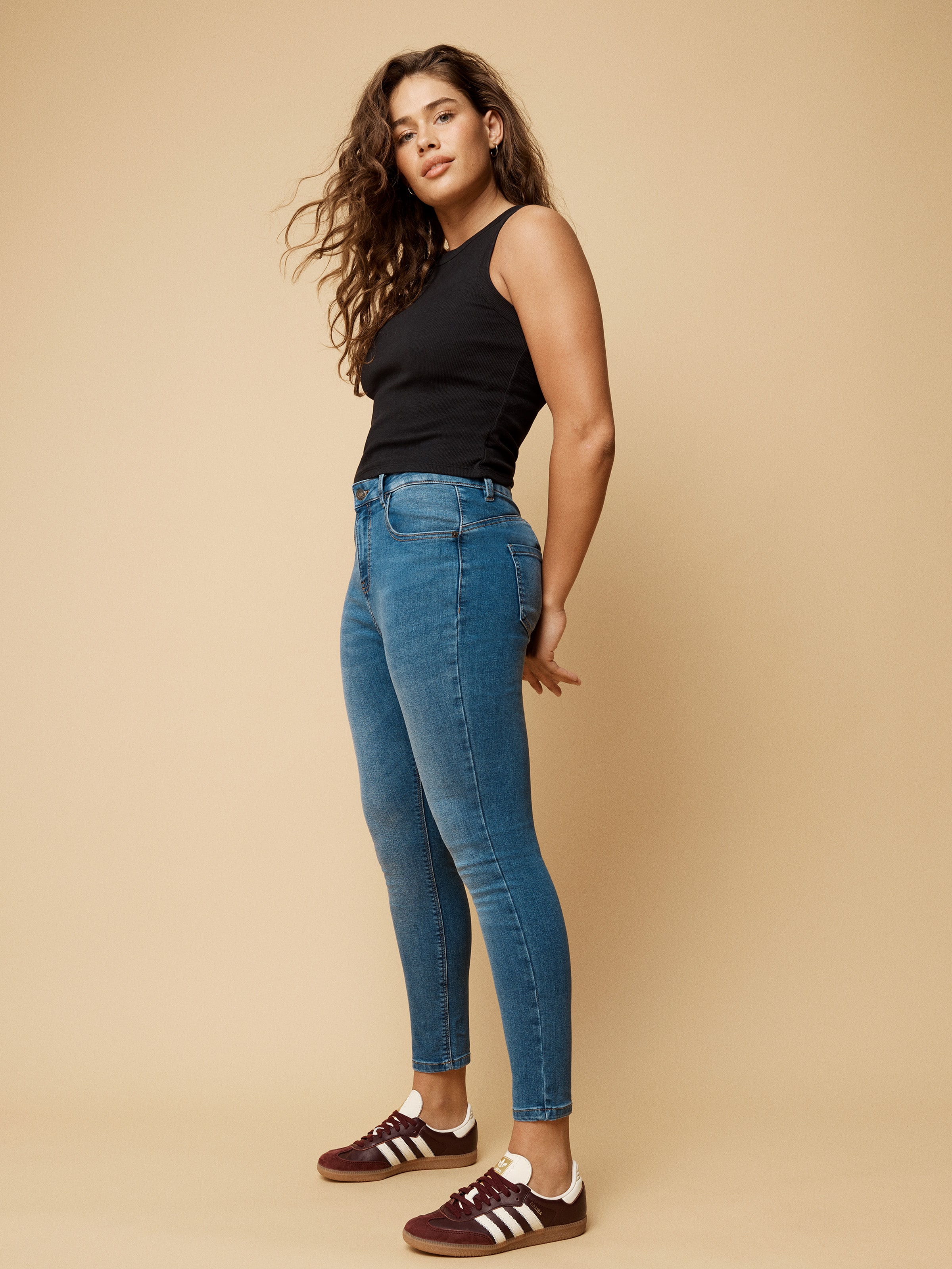 Harper Highrise Cropped Jean