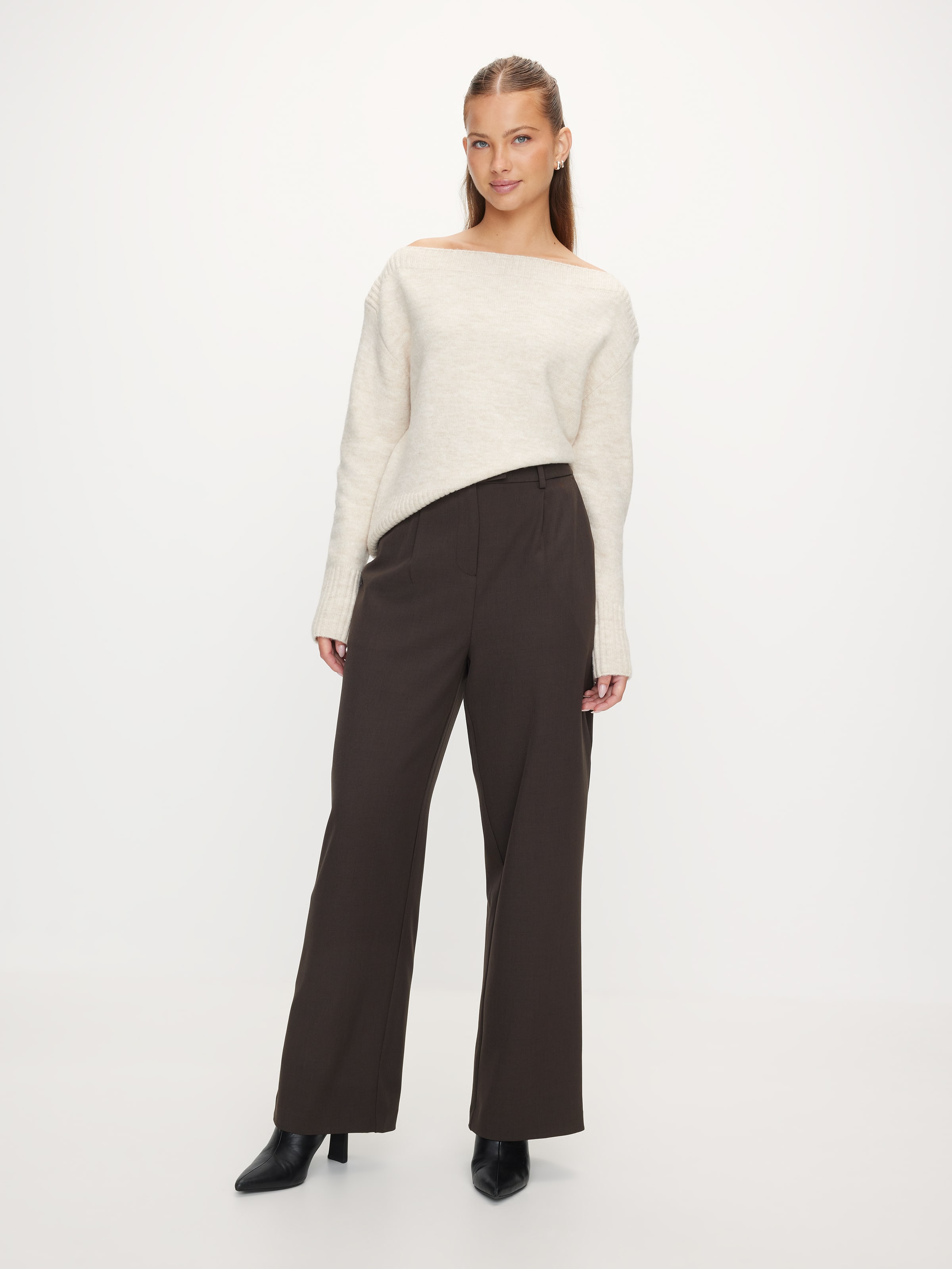 Wintour Straight Leg