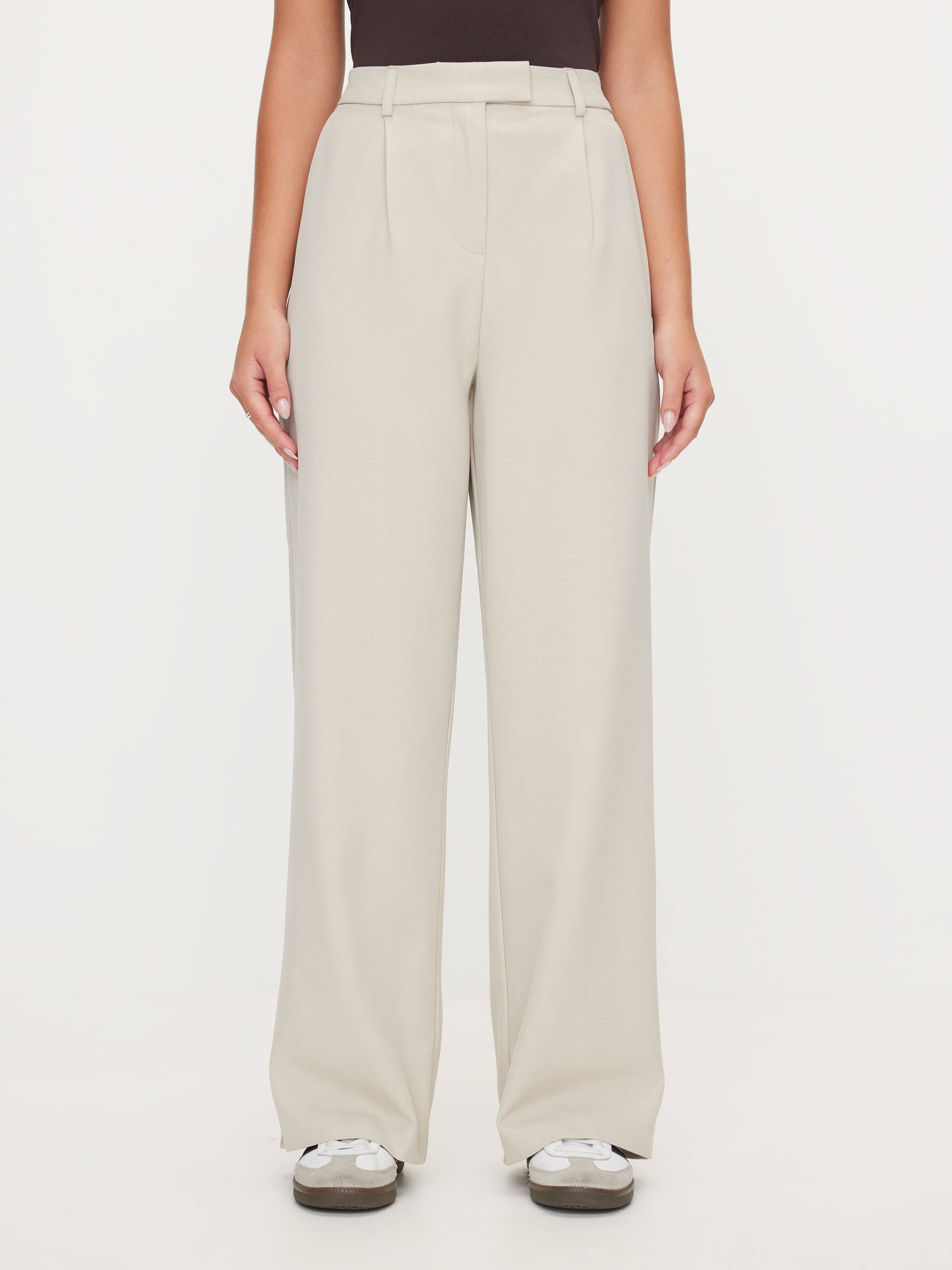 Wintour Straight Leg