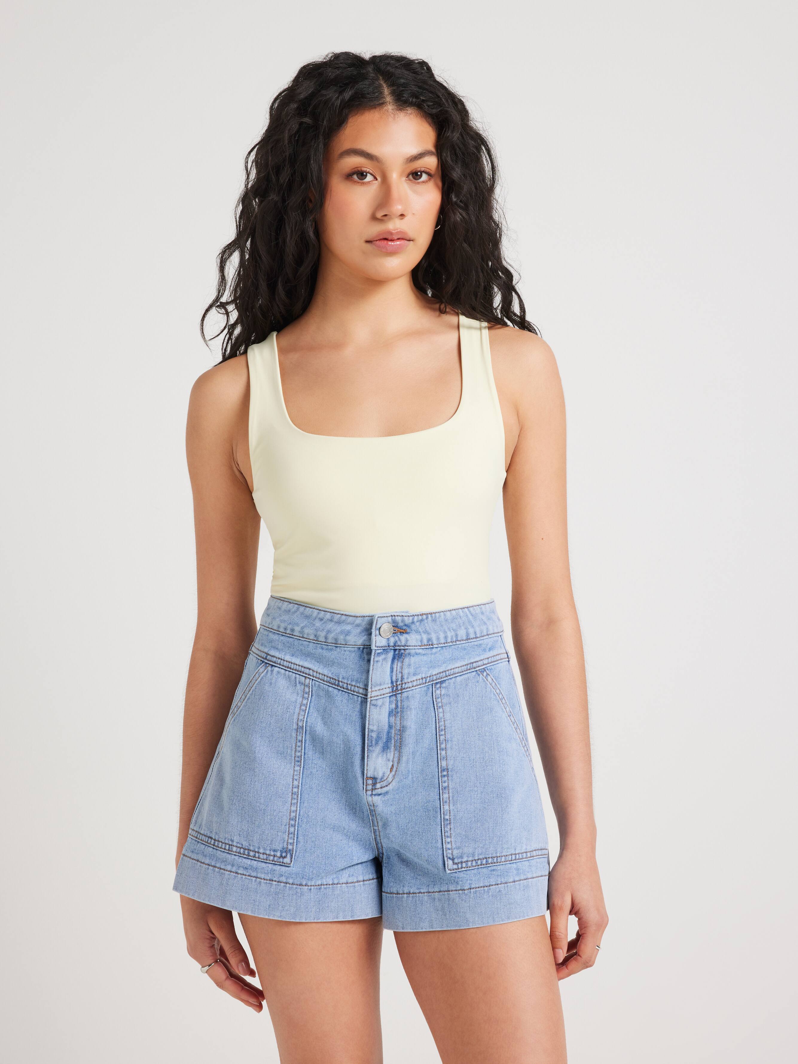 Kimora Yoke Detail Short