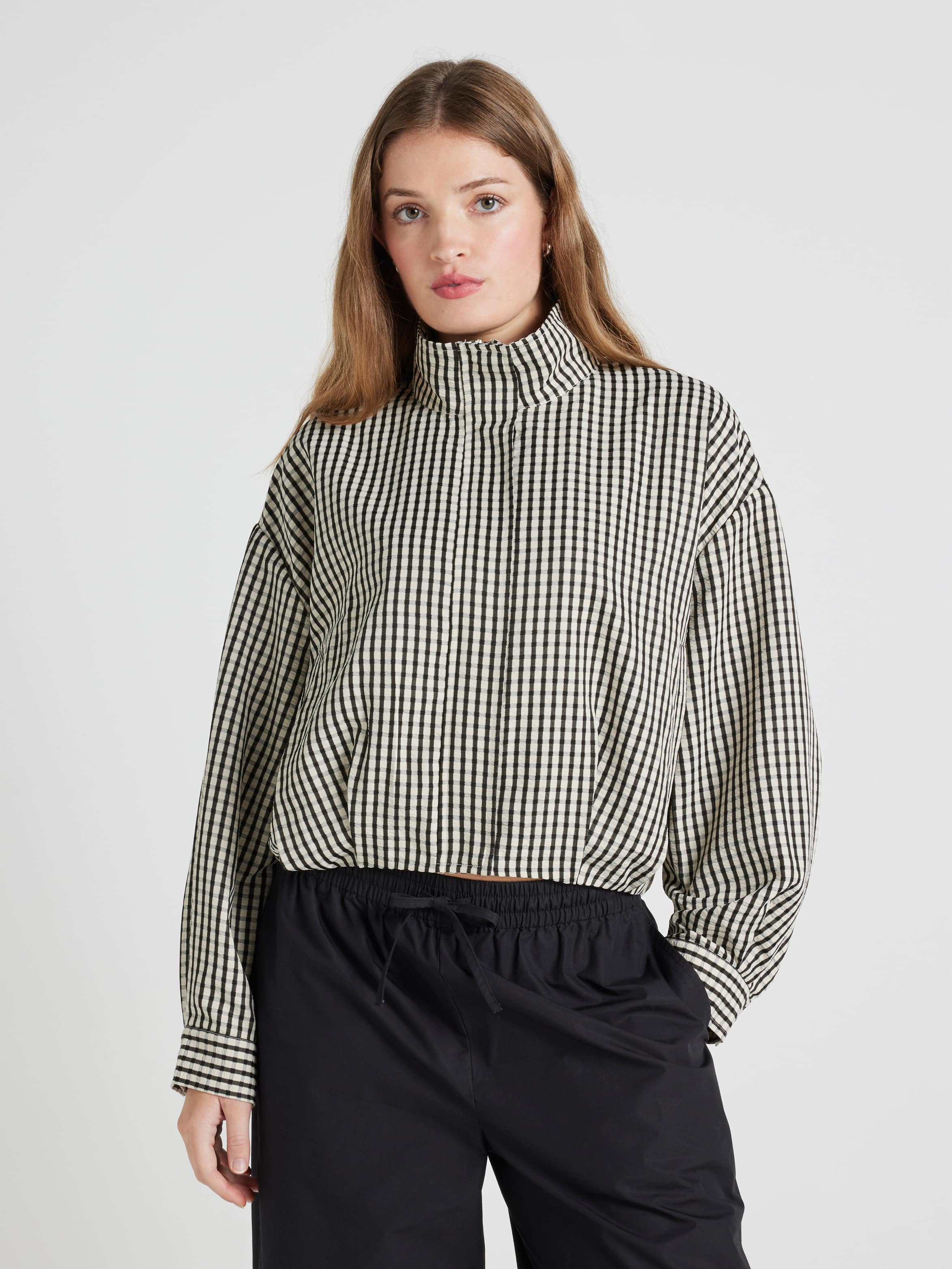 Linka Windbreaker