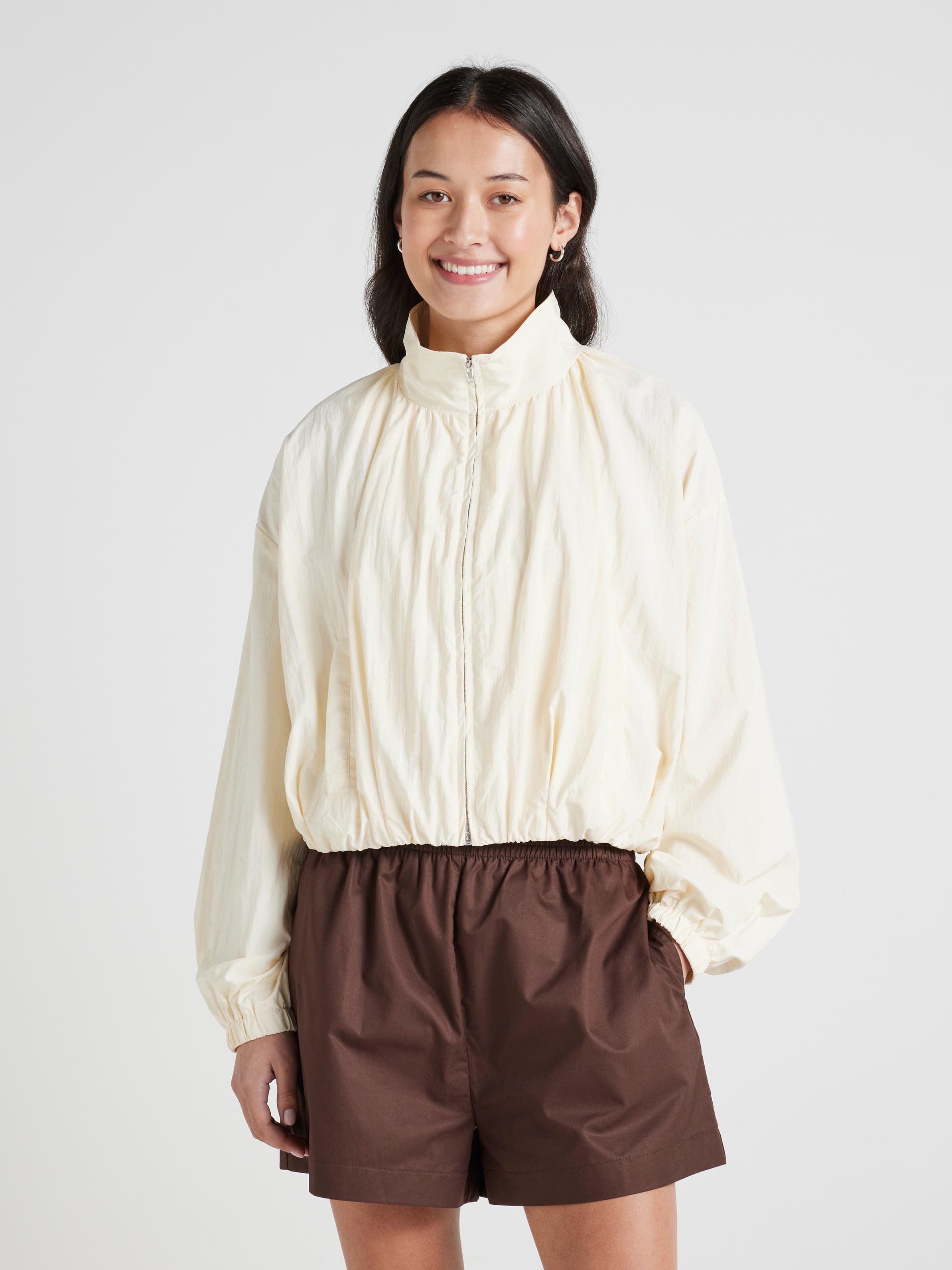 P6 Montana Pleated Windbreaker