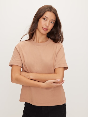 Essential Tee                                                                                                                   