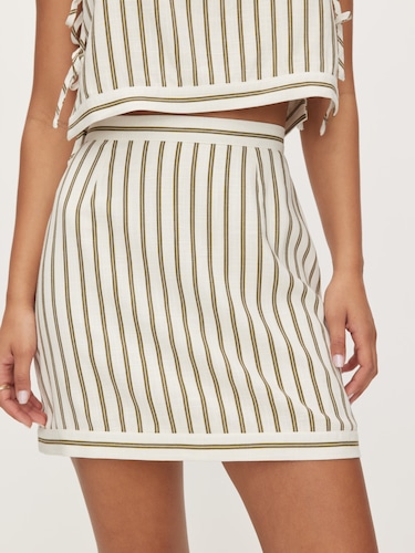 Elle Mini Skirt                                                                                                                 