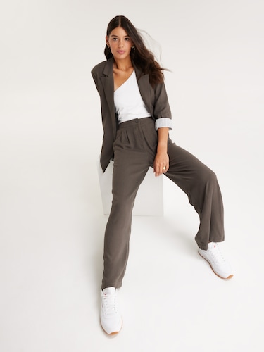 Linen Blend Low Slung Pant                                                                                                      