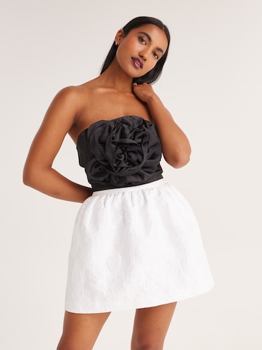 Rosette Strapless Top                                                                                                           